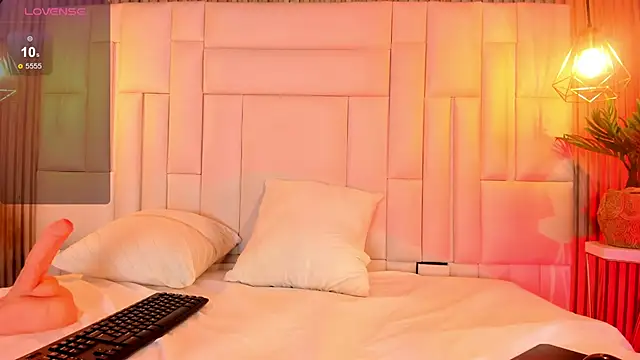 VenuzSofia online show from 11-20-25, 10:52