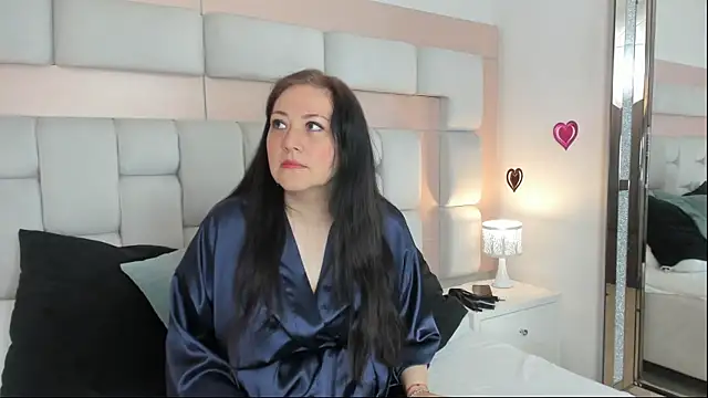 Snapshot of JasmmineCox chatting on 10-29-25, 12:48 JasmmineCox online show from 10-29-25, 12:48