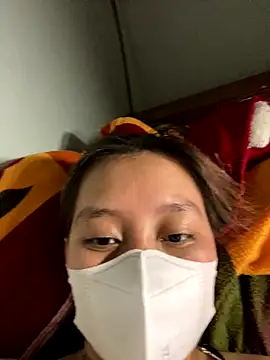 Beauty in online show from 11-11-25, 04:35