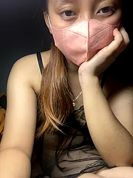 Beauty in online show from 11-18-25, 05:22