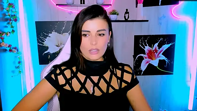 Snapshot of NestiSharm chatting on 11-15-25, 11:36 NestiSharm online show from 11-15-25, 11:36