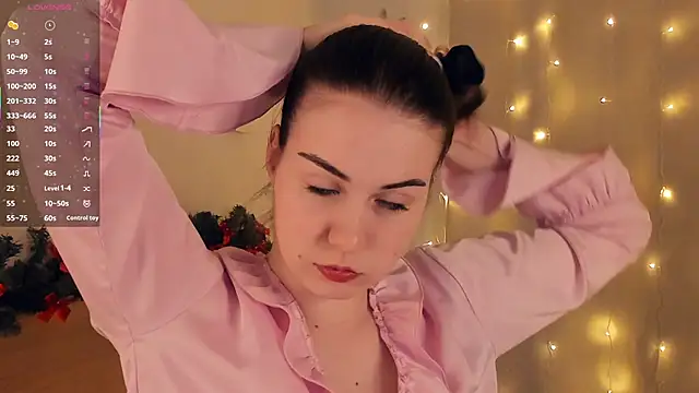 LoreeScialdone online show from 12-21-25, 09:04