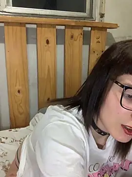 Snapshot of xlucifer13 chatting on 11-18-25, 02:49 xlucifer13 online show from 11-18-25, 02:49