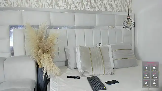 alaya noir  online show from 12-04-25, 12:26