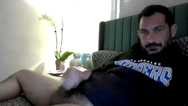 Snapshot of ckraiders84 chatting on 05-11-26, 05:43 ckraiders84 online show from 05-11-26, 05:43