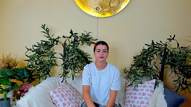 SharieTenuta online show from 10-29-25, 10:03