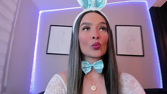 Snapshot of Aurora_Williams___ chatting on 10-30-25, 03:16 Aurora Williams    online show from 10-30-25, 03:16