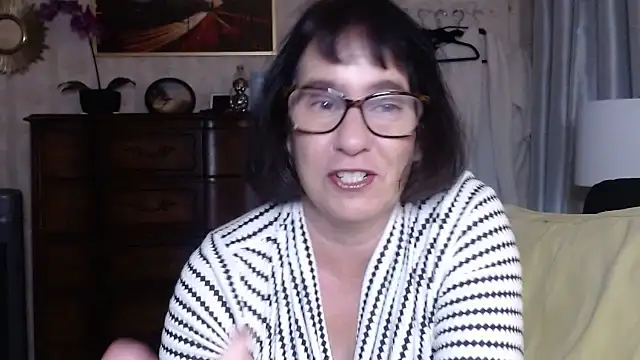 BigbustedBrenda online show from 11-23-25, 04:39