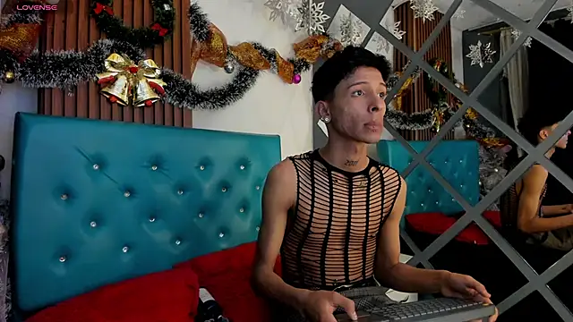 Max Steell online show from 11-29-25, 04:01