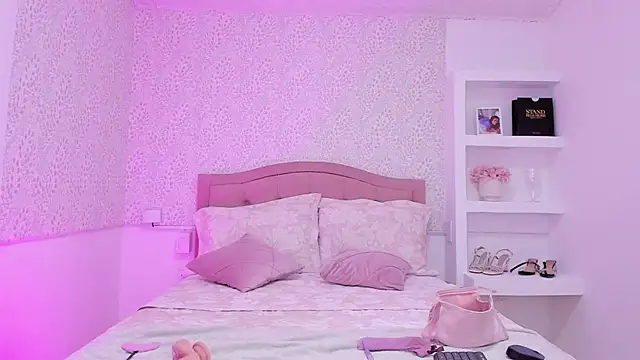 KatieBoison online show from 11-28-25, 09:04