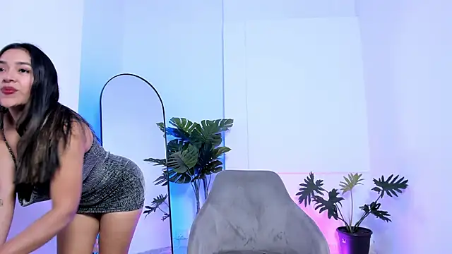 KatieBoison online show from 12-18-25, 08:45