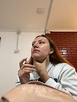 Snapshot of Adrimaretti chatting on 10-29-25, 07:24 Adrimaretti online show from 10-29-25, 07:24