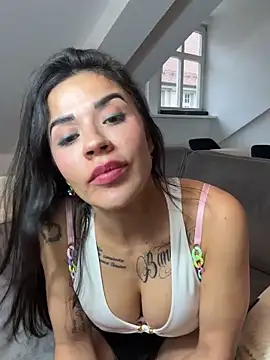 NadyGlame online show from 11-20-25, 09:10