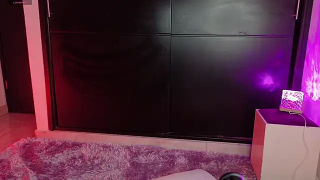 emilyy1  online show from 01-06-26, 02:59