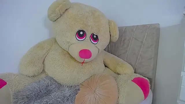 little emiily  online show from 11-11-25, 12:55