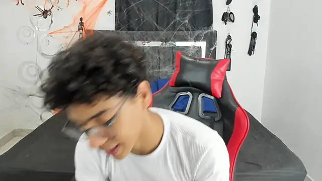 Maximiliano Khalil online show from 10-28-25, 07:35