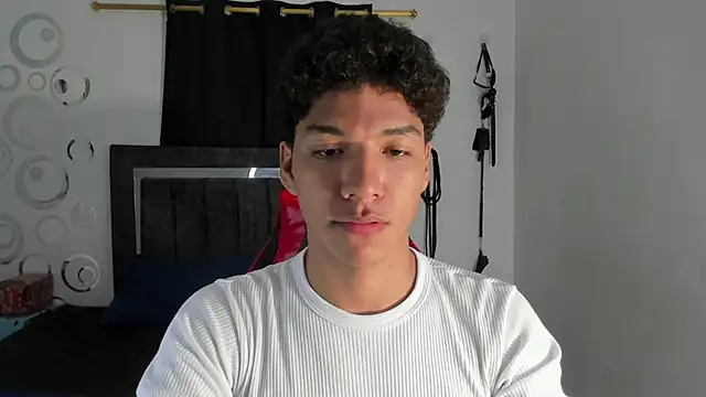 Snapshot of Maximiliano_Khalil chatting on 01-17-26, 07:17 Maximiliano Khalil online show from 01-17-26, 07:17