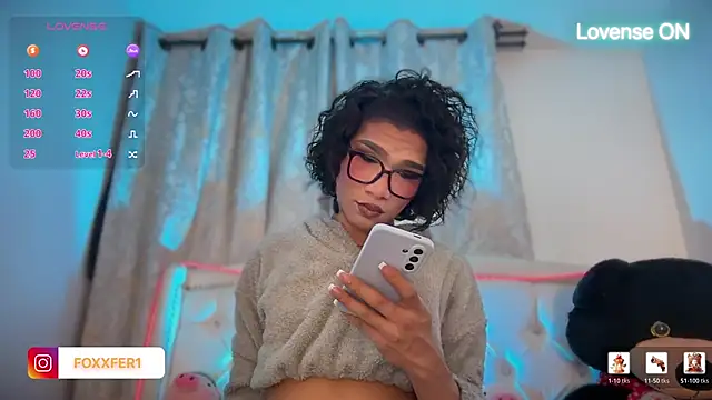 FernandaFox  online show from 06-11-26, 03:58