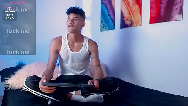 KamiSuarez online show from 04-11-26, 06:55