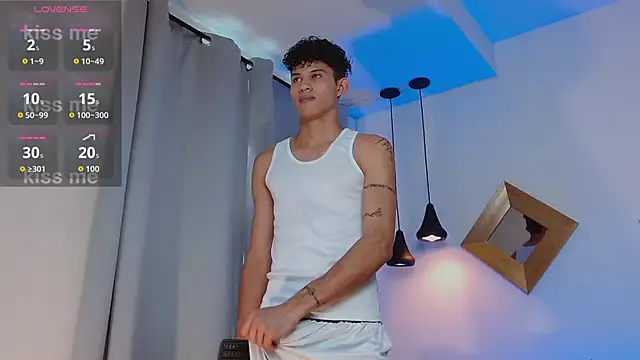 Snapshot of KamiSuarez chatting on 02-05-26, 06:15 KamiSuarez online show from 02-05-26, 06:15