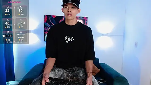 Snapshot of KamiSuarez chatting on 02-18-26, 06:26 KamiSuarez online show from 02-18-26, 06:26