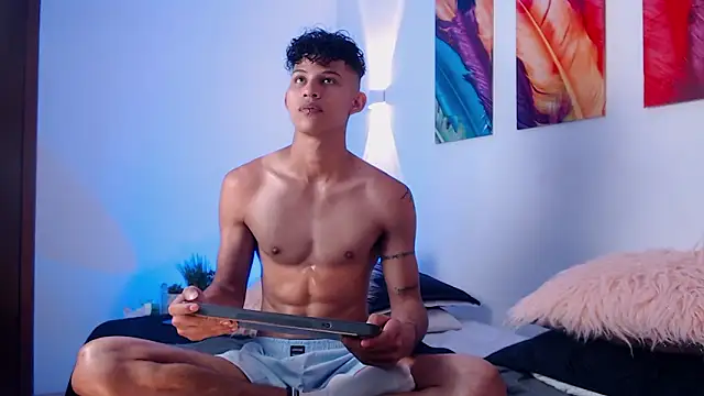 KamiSuarez online show from 03-21-26, 06:34