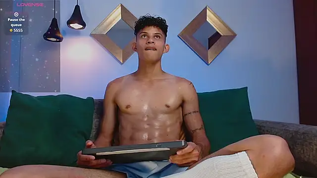 KamiSuarez online show from 03-24-26, 06:30