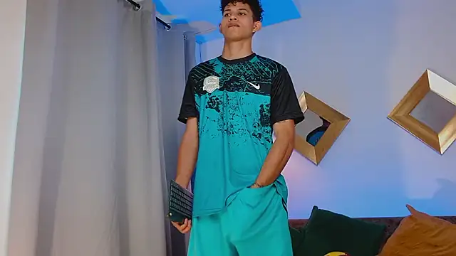 Snapshot of KamiSuarez chatting on 02-02-26, 06:40 KamiSuarez online show from 02-02-26, 06:40