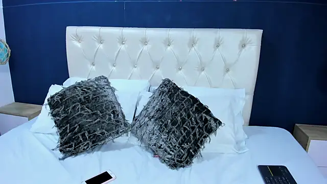 Kim Luna1 online show from 11-08-25, 03:10