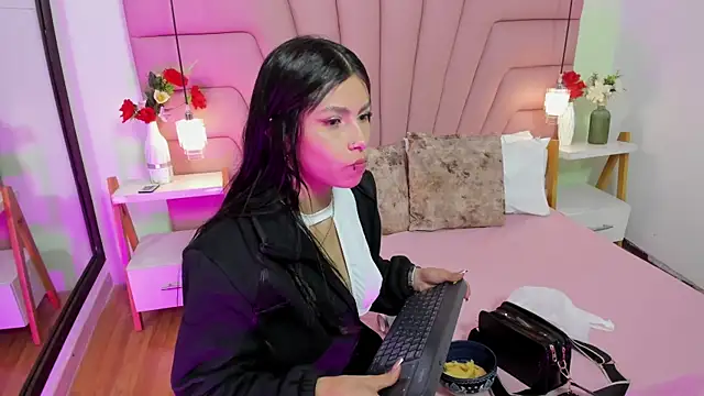 Snapshot of Kim_Luna1 chatting on 02-07-26, 03:14 Kim Luna1 online show from 02-07-26, 03:14