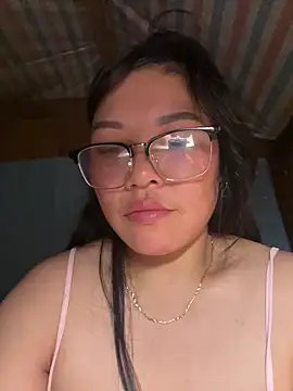 Snapshot of heodat-sexx chatting on 04-19-26, 06:10 heodat-sexx online show from 04-19-26, 06:10