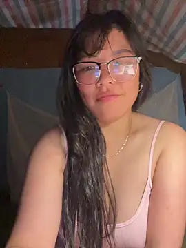 Snapshot of heodat-sexx chatting on 05-08-26, 03:54 heodat-sexx online show from 05-08-26, 03:54