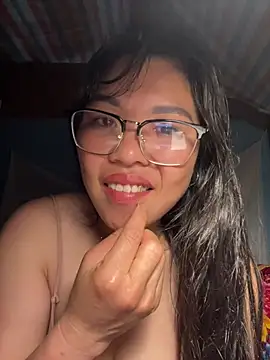 Snapshot of heodat-sexx chatting on 05-10-26, 05:33 heodat-sexx online show from 05-10-26, 05:33