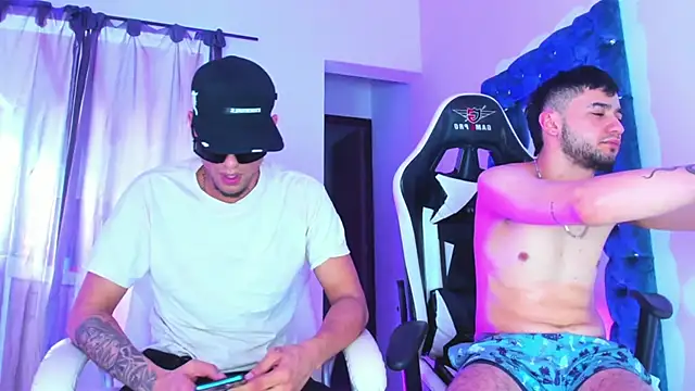 Snapshot of Yourtemptation555 chatting on 10-28-25, 08:30 Yourtemptation555 online show from 10-28-25, 08:30