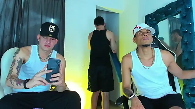 Snapshot of Yourtemptation555 chatting on 10-31-25, 11:55 Yourtemptation555 online show from 10-31-25, 11:55