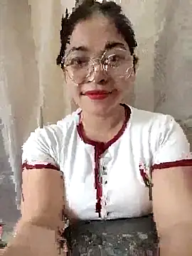 Bamboo-niee123 online show from 04-03-26, 09:27