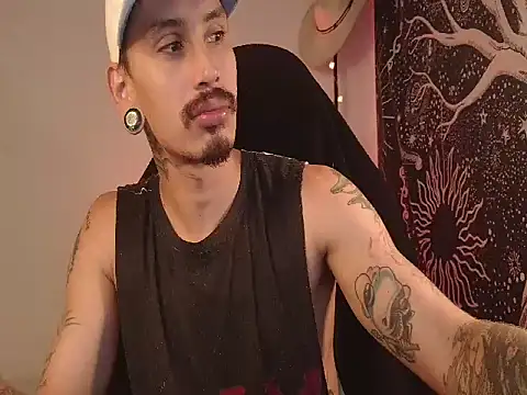 Snapshot of mateos6_6 chatting on 11-23-25, 06:29 mateos6 6 online show from 11-23-25, 06:29
