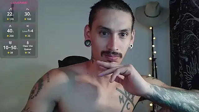 Snapshot of mateos6_6 chatting on 11-10-25, 04:23 mateos6 6 online show from 11-10-25, 04:23