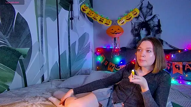 Snapshot of R_I_N_A chatting on 11-02-25, 01:54 R I N A online show from 11-02-25, 01:54