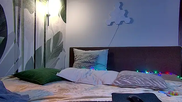 R I N A online show from 11-26-25, 01:16