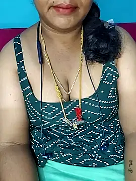 Snapshot of deepikasree143 chatting on 10-28-25, 08:30 deepikasree143 online show from 10-28-25, 08:30