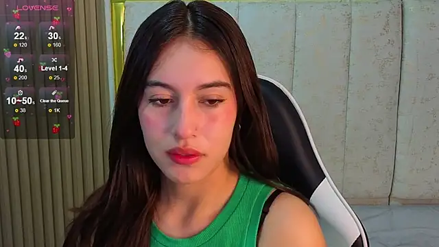 Snapshot of Nikka_Tx chatting on 12-14-25, 01:06 Nikka Tx online show from 12-14-25, 01:06