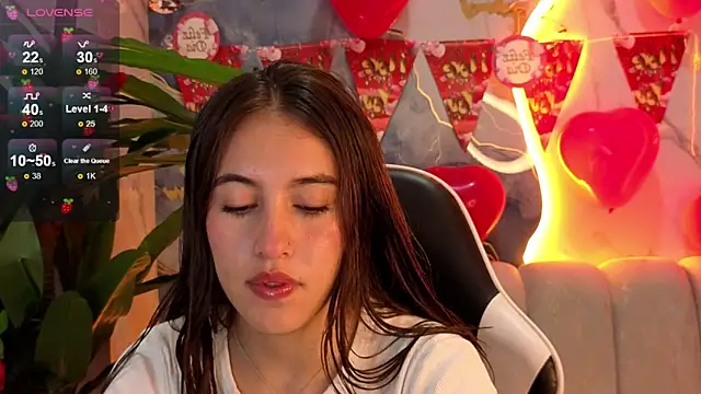 Snapshot of Nikka_Tx chatting on 02-12-26, 01:11 Nikka Tx online show from 02-12-26, 01:11