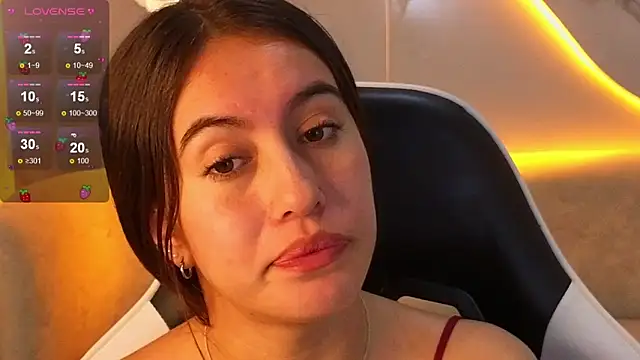 Snapshot of Nikka_Tx chatting on 12-20-25, 03:15 Nikka Tx online show from 12-20-25, 03:15