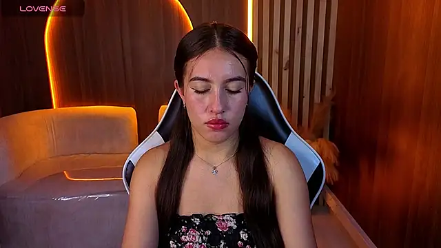 Nikka Tx online show from 04-14-26, 01:05