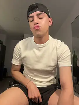 aronnhidden online show from 07-23-26, 05:38