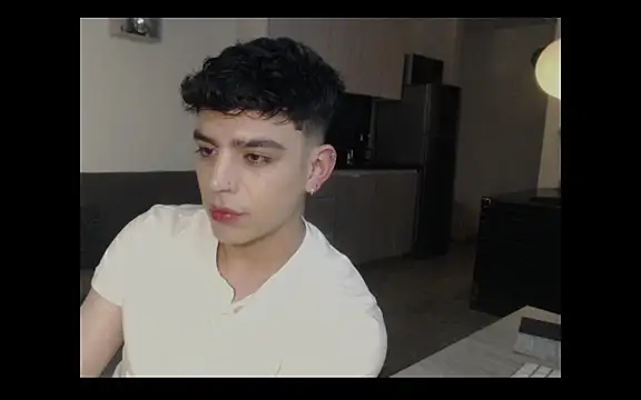 Snapshot of aronnhidden chatting on 06-22-26, 05:04 aronnhidden online show from 06-22-26, 05:04