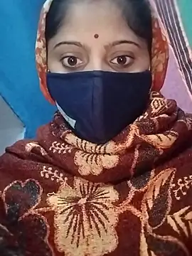 Snapshot of Anju_sharma chatting on 11-19-25, 12:10 Anju sharma online show from 11-19-25, 12:10