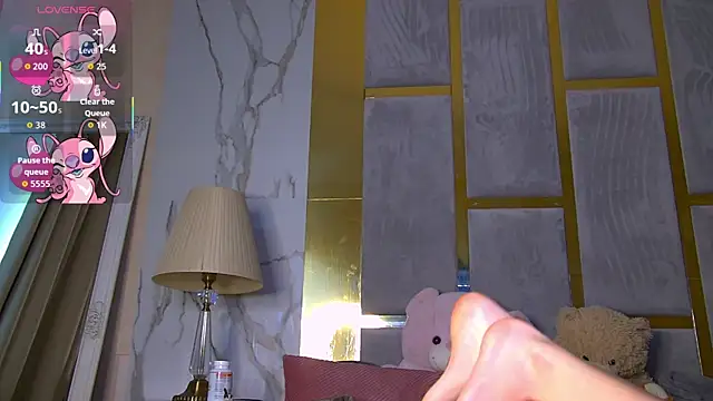 KimDesiree online show from 04-17-26, 02:20