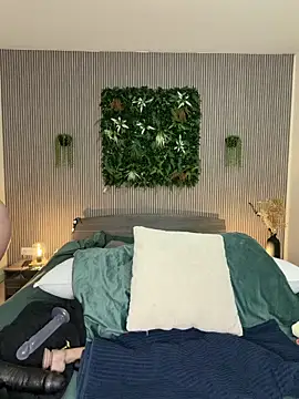 MysteryGirl   online show from 04-02-26, 07:15